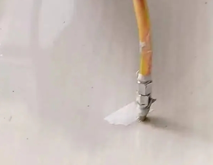 庐江瓷砖空鼓维修公司专业解答在瓷砖铺贴过程中，如果使用的砂料过粗（如全部使用了粗砂），可能会导致以下问题