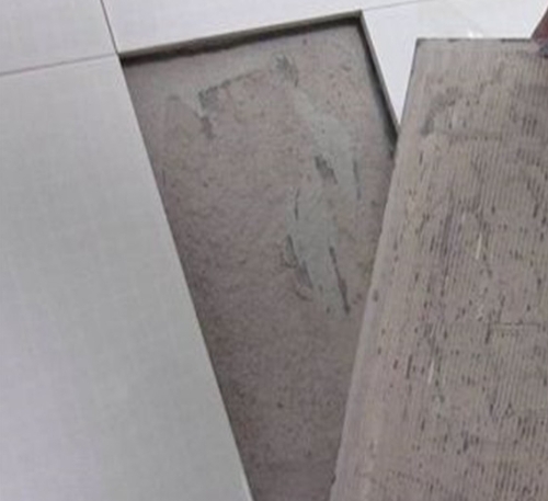 庐江瓷砖空鼓维修公司分享瓷砖铺贴时如果打浆（即涂抹在瓷砖背面和基层上的砂浆或瓷砖胶）过少，会带来以下问题